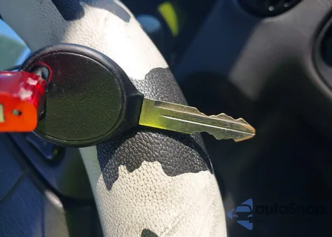 2000 Plymouth Breeze from USA, damaged, VIN 1P3EJ46X6YN135061